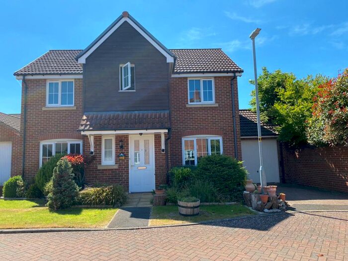 4 Bedroom House To Rent In Caspian Close, Swindon, SN5