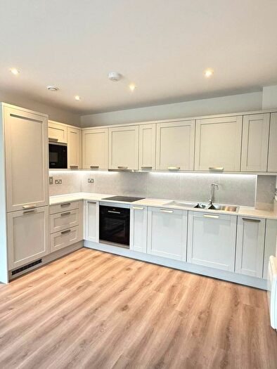 2 Bedroom Flat To Rent In Rosewood Avenue, Maidenhead, SL6