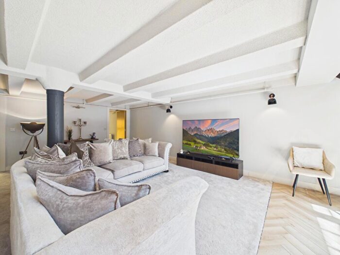 2 Bedroom Flat To Rent In A Regent Road, Tobacco Warehouse, Apartment, L3