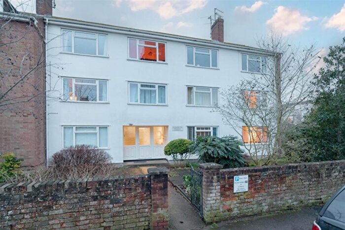3 Bedroom Apartment To Rent In Andover Road, Cheltenham, GL50