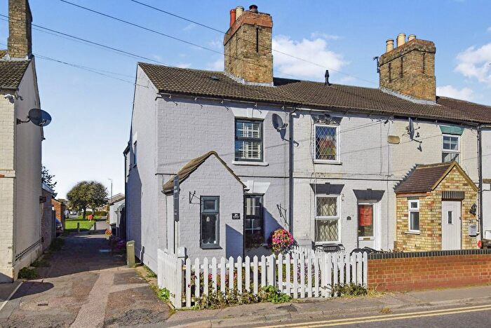 2 Bedroom Cottage For Sale In St. Johns Street, Biggleswade, SG18