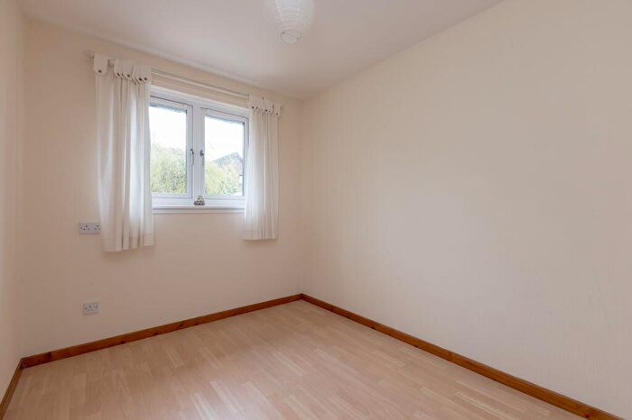 2 Bedroom Semi-Detached Bungalow For Sale In Kirkfield View, Livingston, EH54