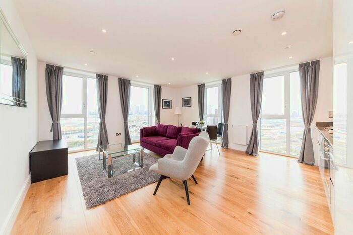 1 Bedroom Flat To Rent In Sovereign Tower, Emily Street, Canning Town, London, E16