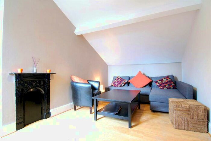 1 Bedroom Flat To Rent In Chesterfield Gardens, Harringay, London, N4