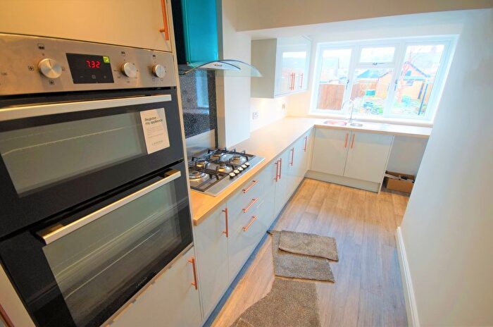 3 Bedroom Terraced House To Rent In Wyken Avenue, Coventry, CV2