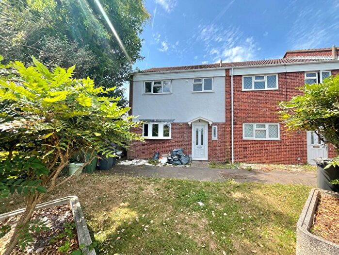 4 Bedroom End Of Terrace House To Rent In Hambro Close, Rayleigh, Essex, SS6