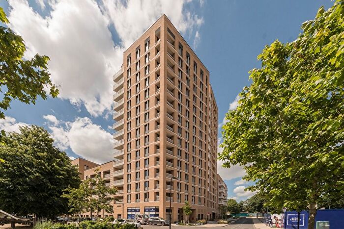 2 Bedroom Flat To Rent In Hanbury Road, London, W3