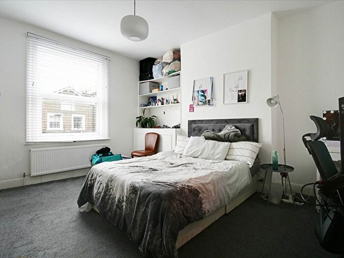 4 Bedroom Semi Detached House For Sale In St. Stephens Avenue, London, W12