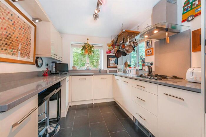 3 Bedroom Flat To Rent In Fitzjohns Avenue, Hampstead, NW3