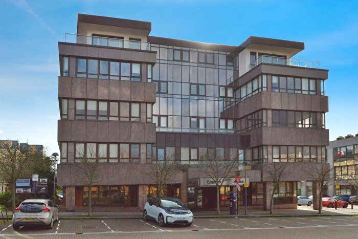 2 Bedroom Flat For Sale In Silbury Boulevard, Milton Keynes, MK9