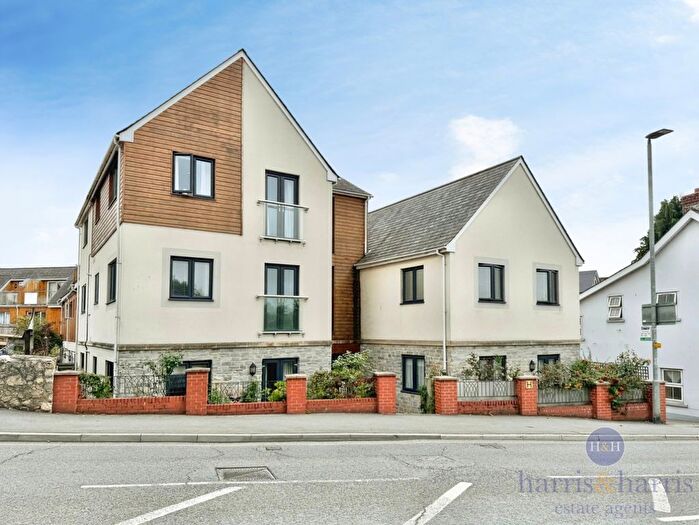 2 Bedroom Flat For Sale In Mitchell Gardens, Axminster, EX13