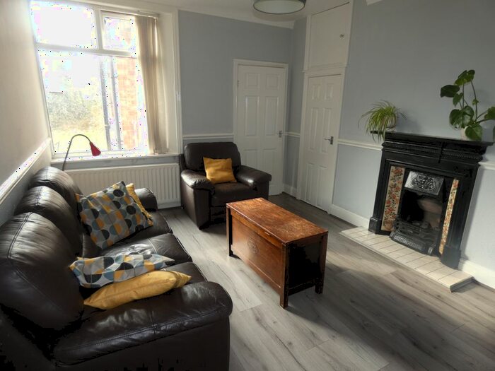 2 Bedroom Flat To Rent In Debdon Gardens, Newcastle Upon Tyne, NE6