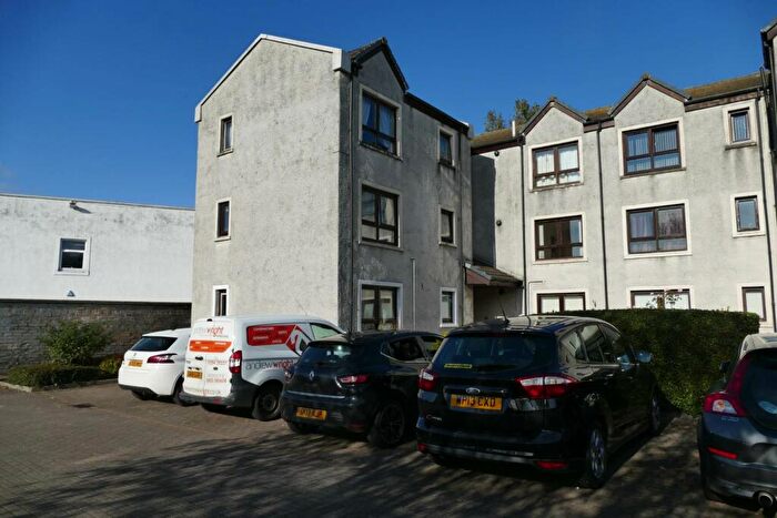 2 Bedroom Flat To Rent In Carters Place, Irvine, KA12