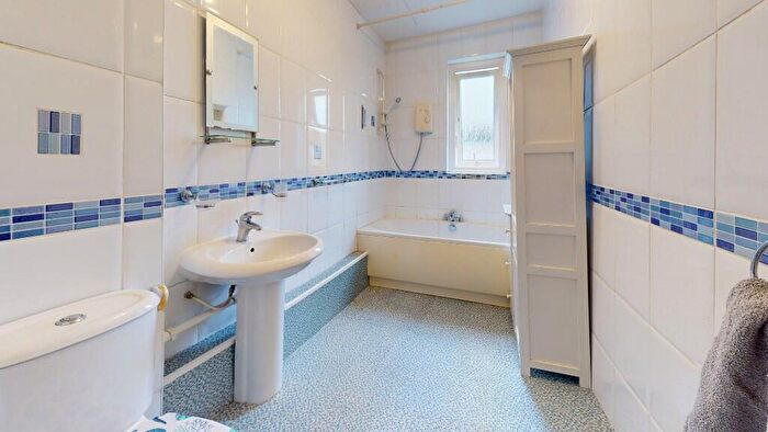 2 Bedroom Flat For Sale In Castleton Way, Aberdeen, Aberdeenshire, AB16