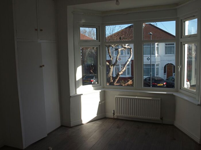 5 Bedroom Semi Detached House To Rent In Stanmore, HA7