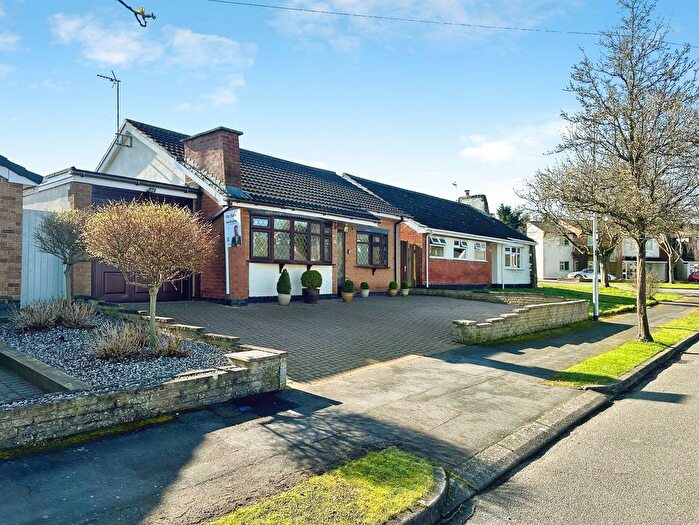 2 Bedroom Detached Bungalow For Sale In Barry Drive, Kirby Muxloe, LE9