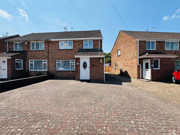 3 Bedroom Property To Rent In Stafford Road, Crawley, RH11