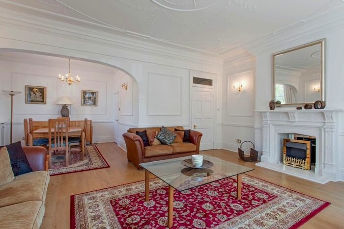 4 Bedroom Flat To Rent In Old Court Place, London, W8