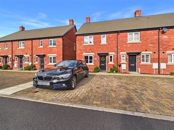 3 Bedroom End Of Terrace House For Sale In Redshank Way, Hardwicke, Gloucester, Gloucestershire, GL2