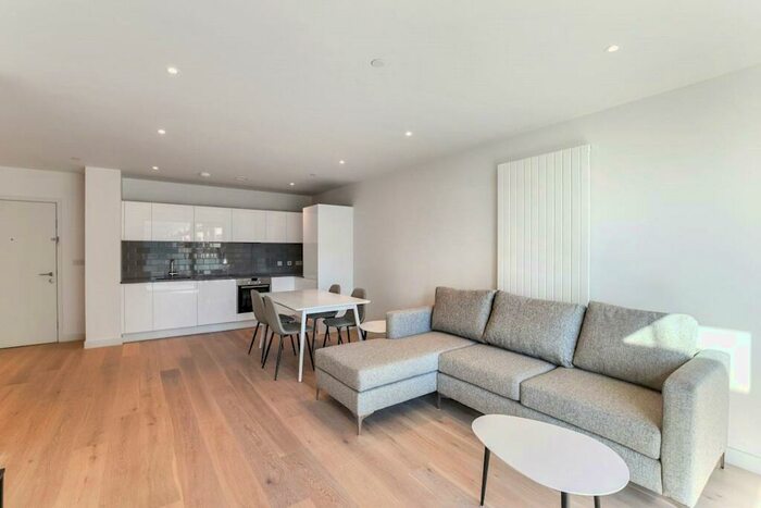 2 Bedroom Apartment To Rent In Shipwright Street, London, E16