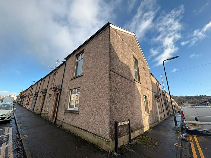 2 Bedroom Flat To Rent In Neath Road, Swansea, SA1