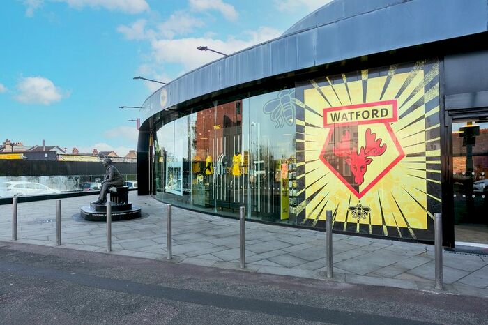 1 Bedroom Flat To Rent In Vicarage Road, Watford, Hertfordshire, WD18