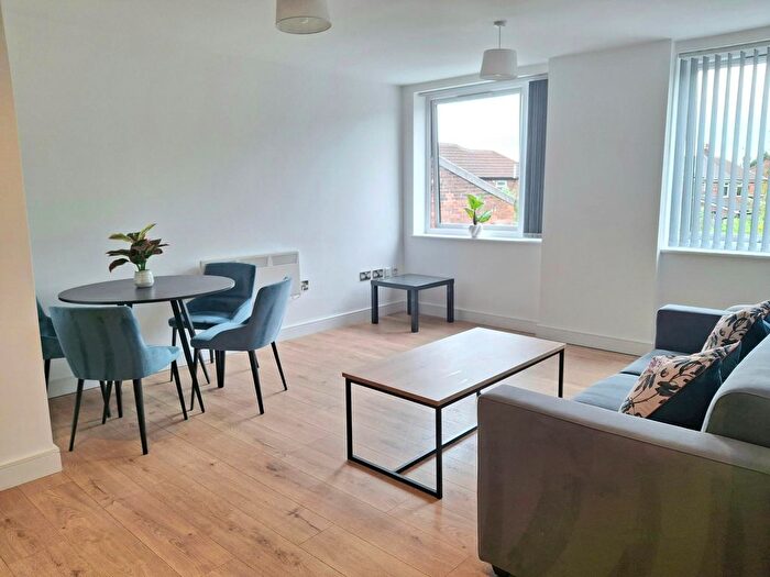2 Bedroom Flat To Rent In Carrs Road, Cheadle, SK8
