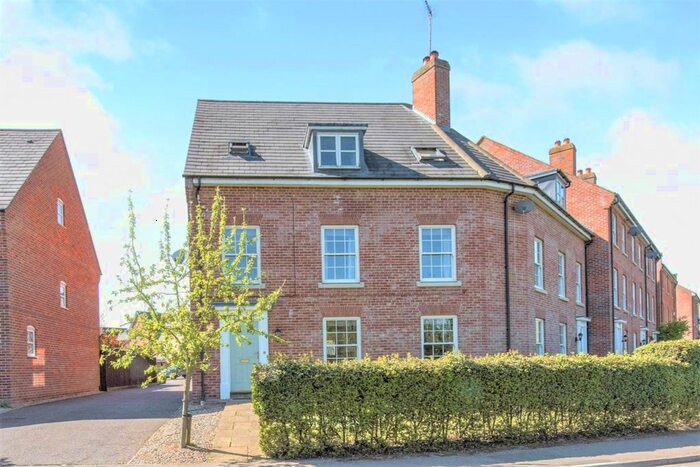 4 Bedroom Property To Rent In Barwell Road, Bury St. Edmunds, IP33