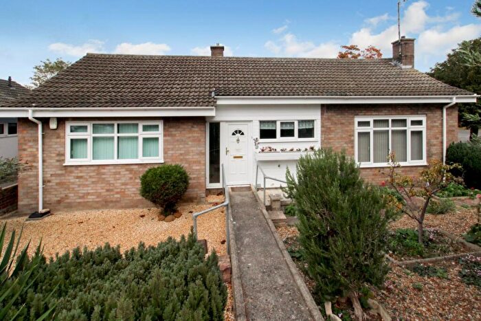 2 Bedroom Detached Bungalow For Sale In Haylands Way, Bedford, MK41