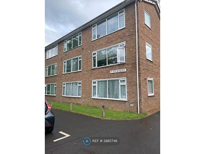 1 Bedroom Flat To Rent In Kneller Road, Twickenham, TW2
