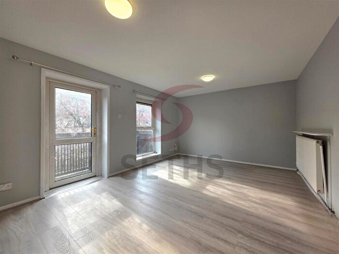 3 Bedroom Maisonette To Rent In Taurus Close, Highfields, Leicester, LE2