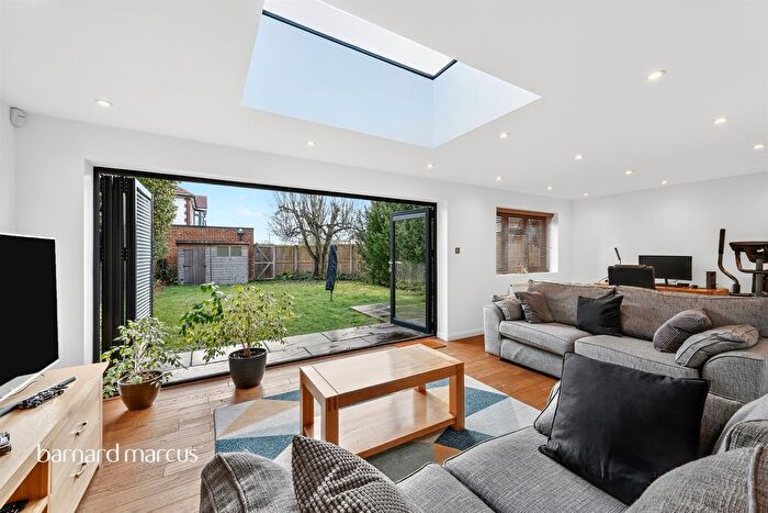 4 Bedroom Semi Detached House For Sale In Tolworth Rise South, Surbiton, KT5