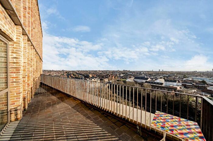 2 Bedroom Flat To Rent In Dudden Hill Lane, London, NW10