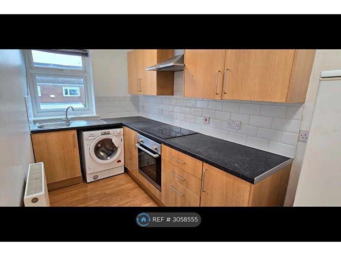2 Bedroom Flat To Rent In St Matthias St, Leeds, LS4