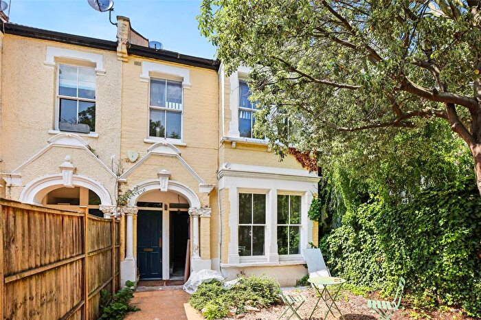 2 Bedroom Flat To Rent In Colehill Lane, London, SW6