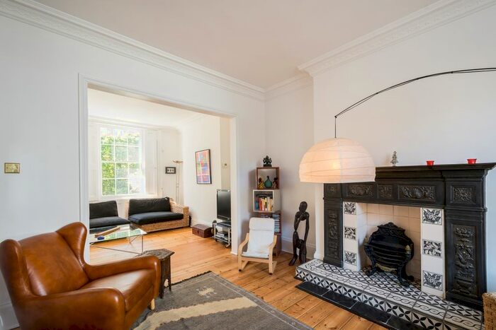 3 Bedroom End Of Terrace House To Rent In Theberton Street, London, N1