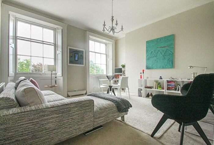 2 Bedroom Apartment To Rent In Sussex Square, Brighton, BN2
