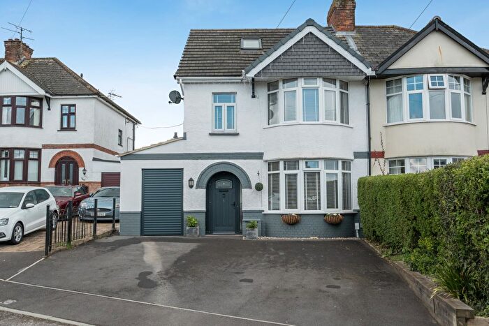 3 Bedroom Semi Detached House For Sale In Brynards Hill, Royal Wootton Bassett, Royal Wootton Bassett, SN4