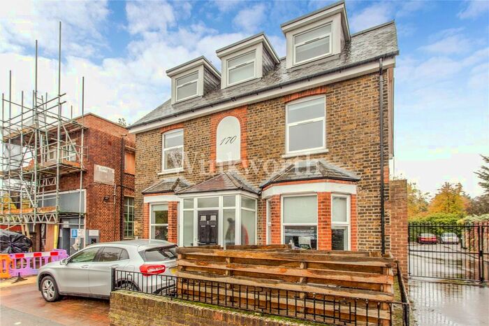 2 Bedroom Flat To Rent In Granville Road, Golders Green, London, NW2