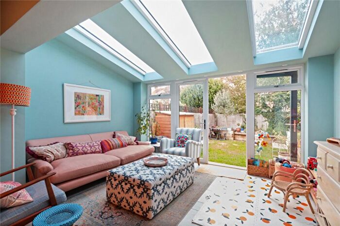 3 Bedroom Semi Detached House For Sale In Glennie Road, West Norwood, London, SE27