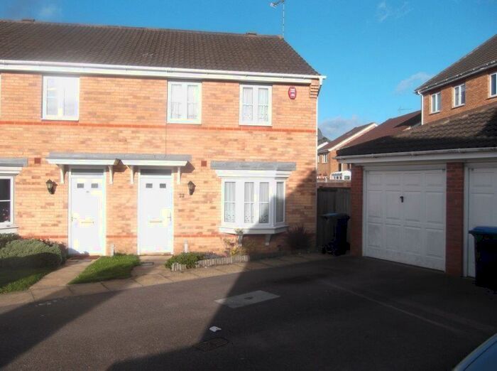 3 Bedroom End Of Terrace House To Rent In Lavender Close, Hatfield, AL10