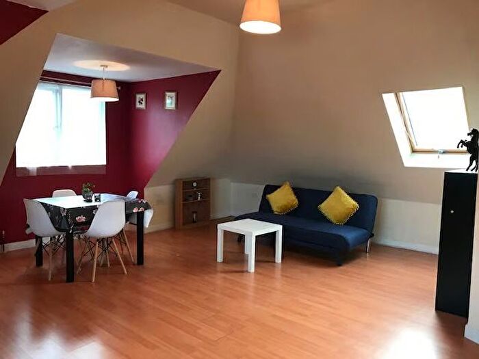 1 Bedroom Flat To Rent In Spur Road, Isleworth, TW7