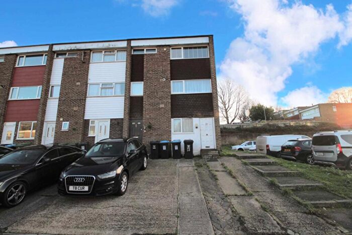 1 Bedroom Maisonette To Rent In Wharfedale, Hemel Hempstead, Hertfordshire, HP2