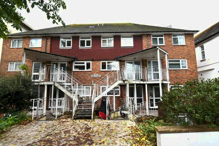 2 Bedroom Maisonette To Rent In Palmeira Avenue, Hove, BN3
