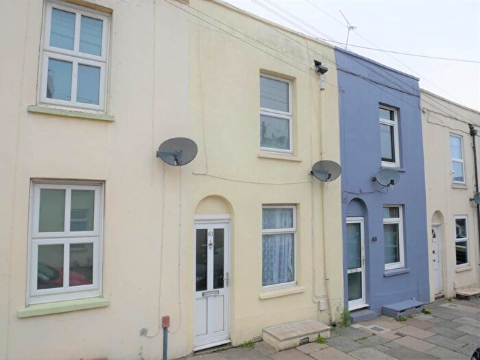 3 Bedroom Terraced House To Rent In Saxton Street, Gillingham, Kent, ME7