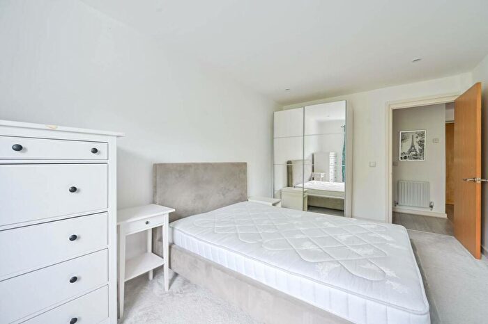 1 Bedroom Flat For Sale In Old Kent Road, Peckham, London, SE15