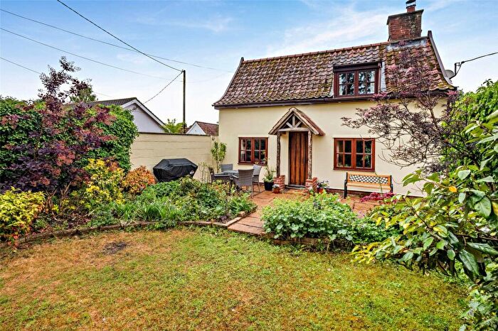2 Bedroom Detached House For Sale In Ashwellthorpe Road, Wreningham, Norwich, Norfolk, NR16