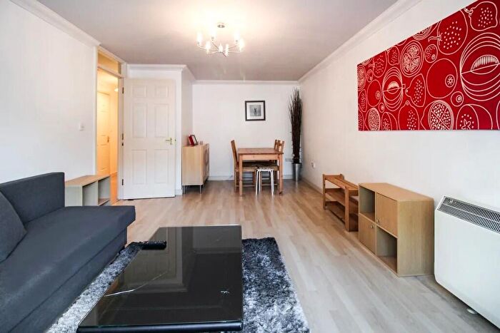2 Bedroom Flat To Rent In Westferry Road, London, E14