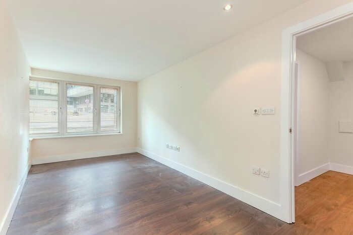 1 Bedroom Flat To Rent In High Timber Street, London, EC4V