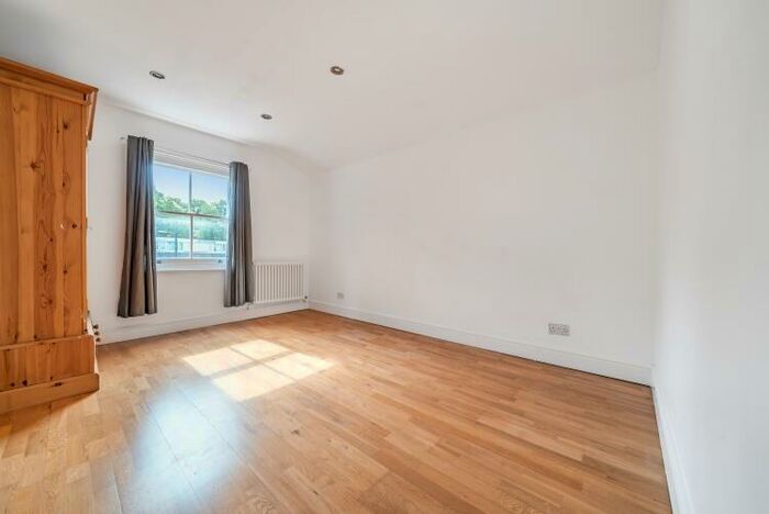 4 Bedroom House To Rent In Tresco Road Peckham, SE15